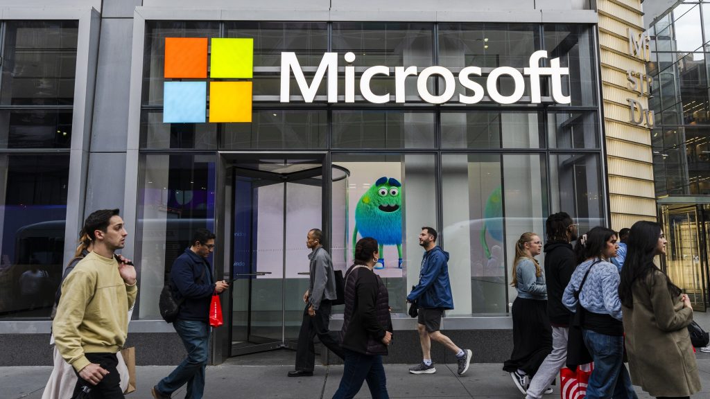 Hatezer embert rúg ki a Microsoft, átalakítások jönnek a cégnél