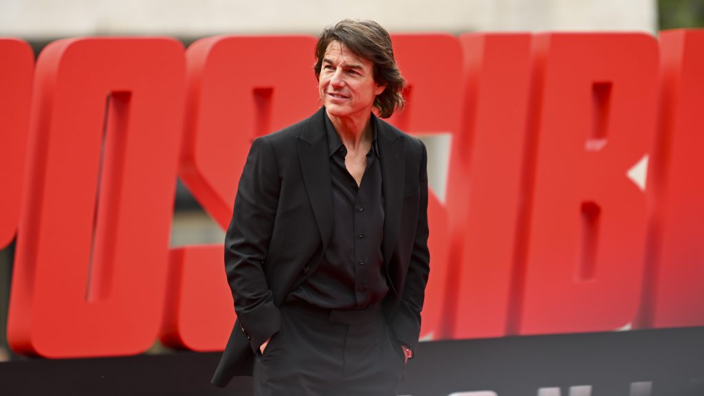 Merész ruhája miatt hatalmas kritika zúdult a 22 éves spanyol influenszerre, aki Tom Cruise-zal beszélgethetett