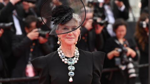 400 karátnyi drágakővel kirakott ékszer lógott Helen Mirren nyakán a cannes-i vörös szőnyegen