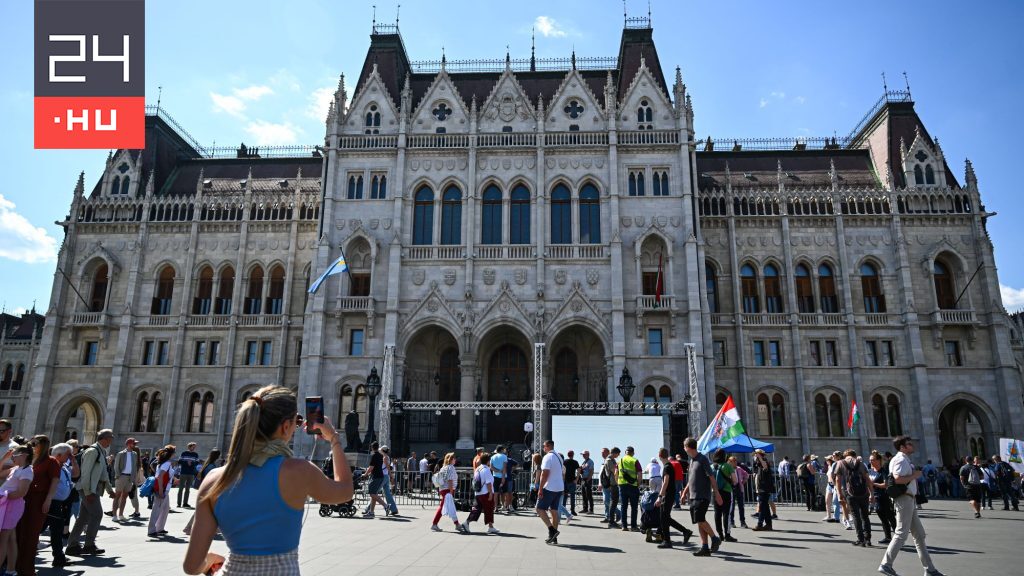Bejátszottak egy videót Orbántól