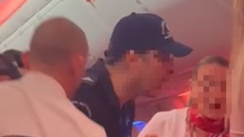 Részeg utas miatt kellett átirányítani a brit légitársaság járatát