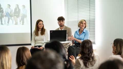 Egyre többen szívják, de vajon az etikettet is kívülről fújják?