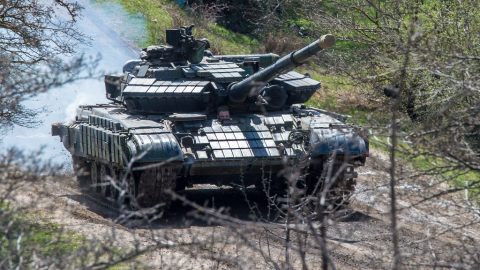 Dróncsapásra dróncsapás a válasz: ukrán lövedék csapódott egy orosz lőszerraktárba