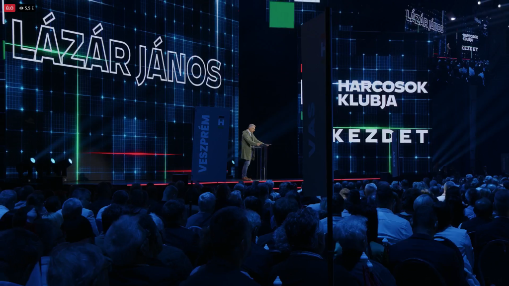 Lázár János: Ma nem politizálni kell