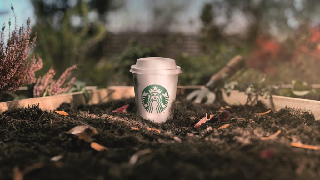 A Starbucks – Magyarországon elsőként – az egész európai régióra kiterjedően újratervezi ikonikus fehér elviteles poharát.