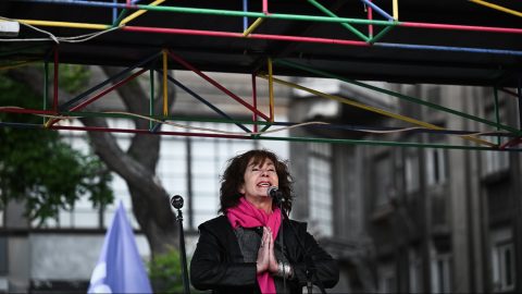 A Margit hídon ért véget Hadházy Ákosék 10. tüntetése, jövő kedden újrakezdik