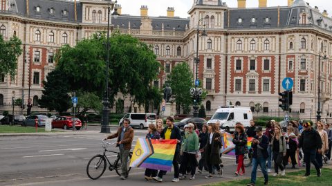 Megtiltotta a rendőrség az újabb szivárványos vonulást az Andrássyn