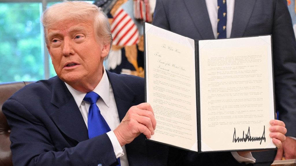 Trump azt mondja, ő nem ártani, hanem segíteni akar Hollywoodnak a filmes vámokkal