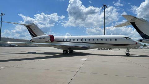 Bővült a NER kedvenc repülős cégének flottája: regisztrálták az első magyar Bombardier Global luxusgépet