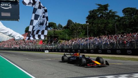 Verstappen pazarul előzött, győzelemmel ünnepelheti 400. versenyét a Red Bull