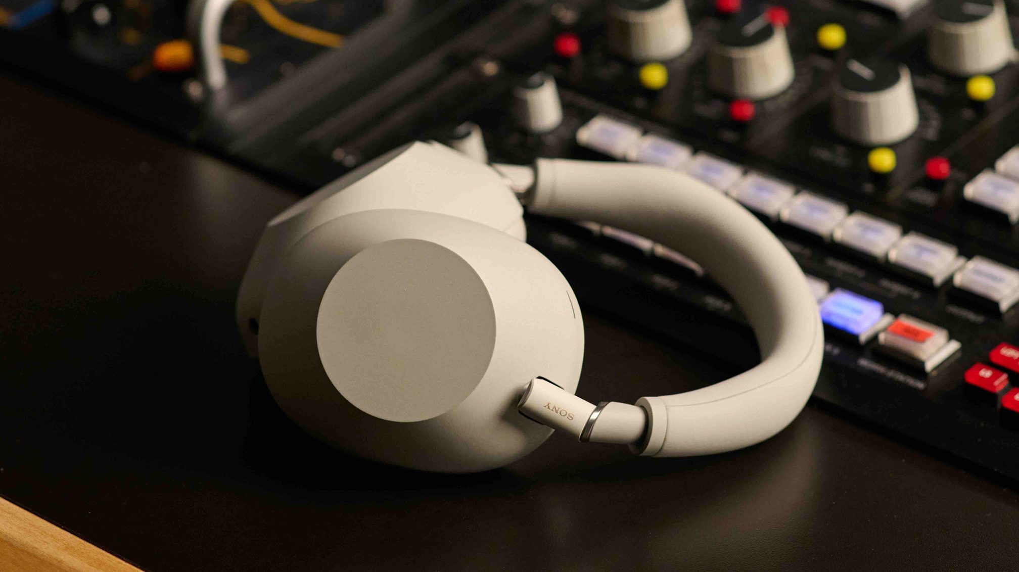 Sony WH-1000XM6