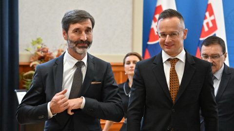 Szlovákia nem akarja megvétózni az oroszok elleni szankciós csomagot, hiába utalt erre Szijjártó