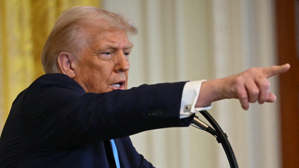 12 országgal szemben beutazási tilalmat rendelt el Trump
