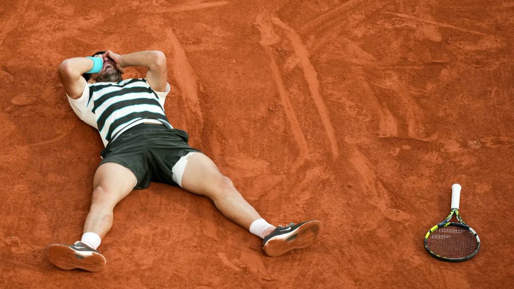 Alcaraz kétszettes hátrányból, öt és fél órás csatában nyerte meg az elképesztő Garros-döntőt