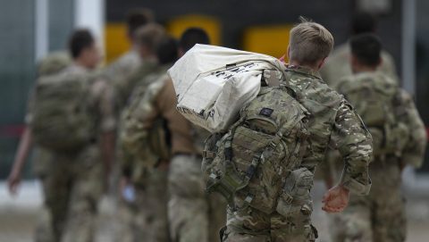 Palesztinbarát aktivisták törtek be egy brit katonai támaszpontra