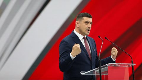 A magyar útleveleket gyártó cég leányvállalata nyomtatta a magyargyűlölő George Simion kampányanyagait