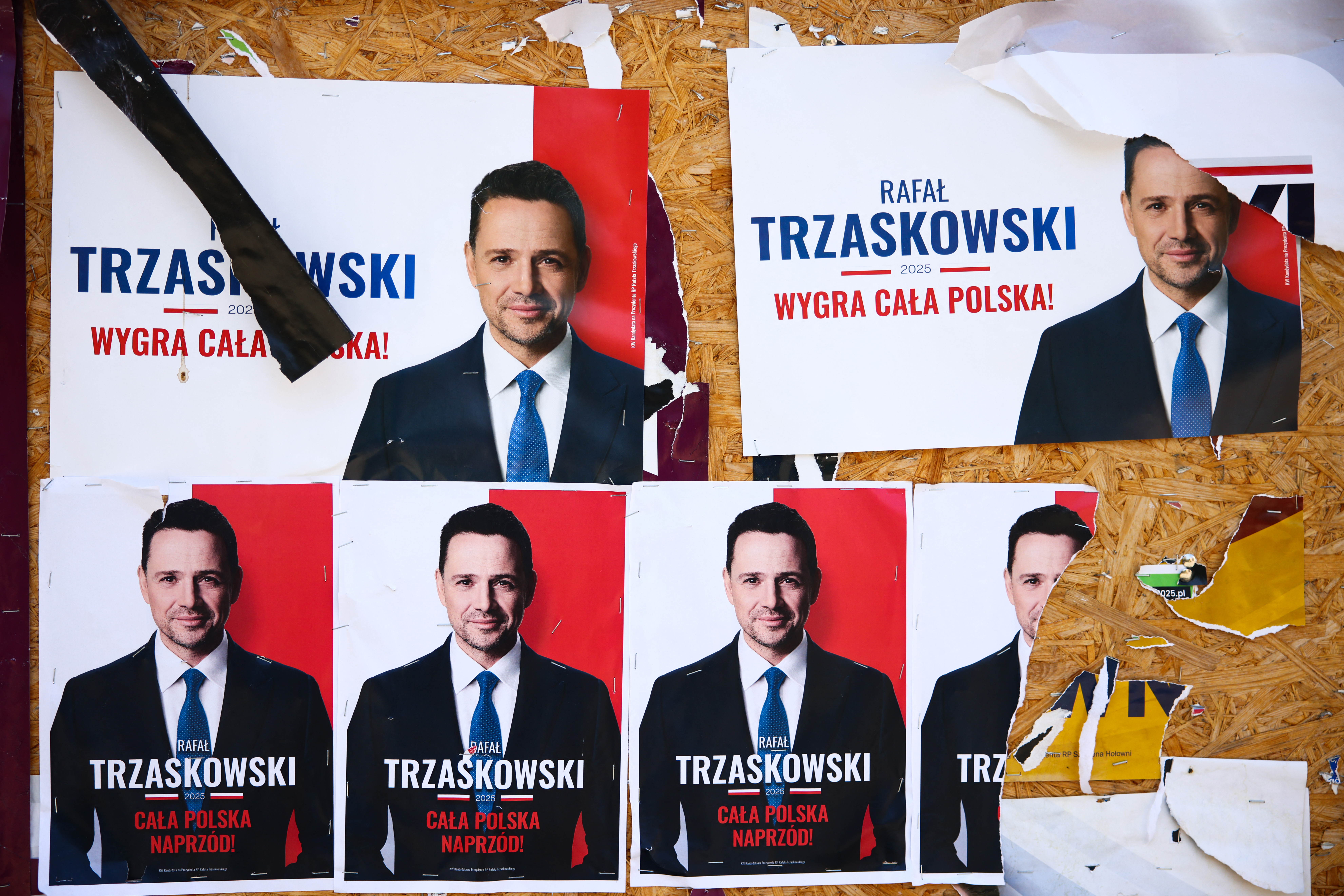 Lengyelországban elnök lett egy focihuligánból 1
