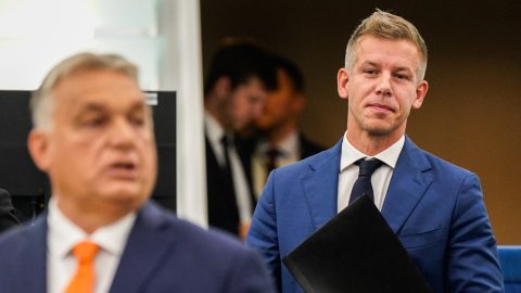 Politikai szorongás, ami összeköt
