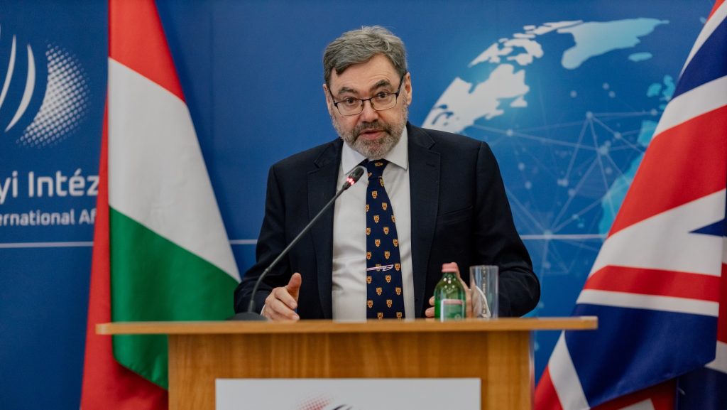 „A ti jövőtök a ti kezetekben van” – beleszállt a kormányba a brit nagykövet