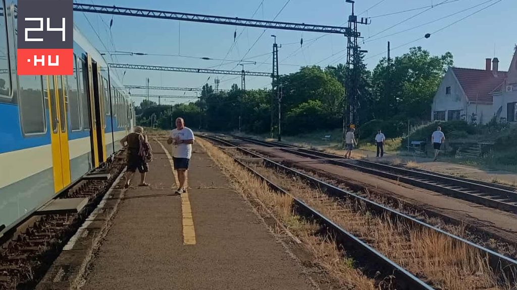 Vitézy Dávid: Pisiszünetet kellett tartania egy expresszvonatnak a déli parton, mert a vonat vécéje nem bírta a terhelést