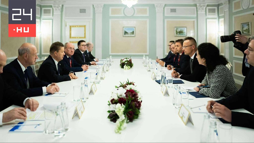 Szijjártó Péter orosz kormánytagokkal tárgyal Szentpéterváron