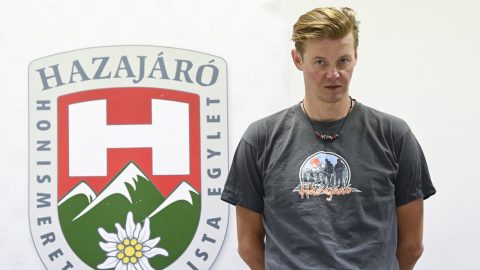 Varga Csaba elindult a Föld második legmagasabb csúcsára