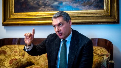 Népszava: Lázár János átlagáron is milliárdos