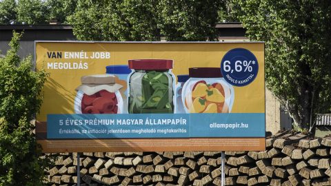 Tovább növelik az államadósságot, miközben leszoríthatják a lakossági állampapírok hozamát