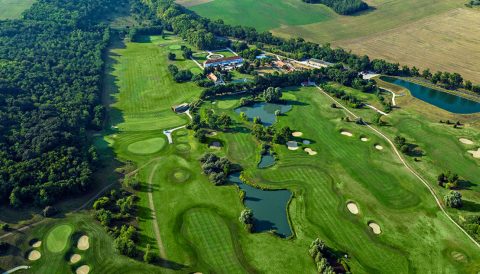 Alcsútdobozra költöztetik a Magyar Golf Szövetséget, miután Tiborczék embere lett az elnök