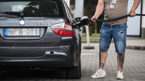 Csütörtöktől látványosan drágul az üzemanyag