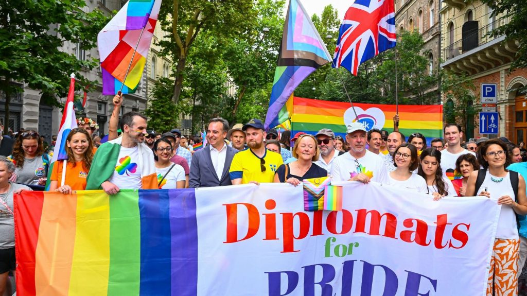 Rendőrség: a Pride-szervezőké a felelősség a szombati vonulás miatt, a hatóság vizsgálni fogja őket