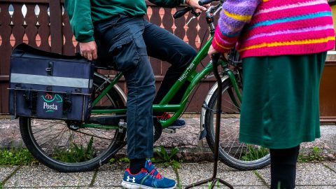 Csak ősztől küldhetik ki a nyugdíjasoknak a 30 ezer forintos utalványt