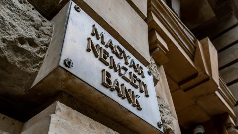 Nyílt levelet írtak az MNB-nek a jegybank ösztöndíjára hiába váró hallgatók