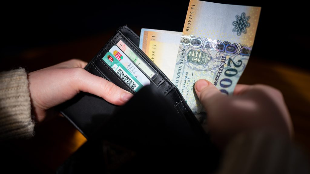 34 milliárd forintot loptak el a banki csalók az ügyfelektől az utóbbi egy évben