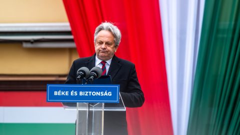 Három hónap elteltével sem tudni, ki a felelős azért, hogy elveszítette karjait egy titkárnő