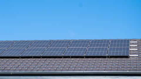 Budakeszi egy részén már nem bírja a napelemek termelését az elektromos hálózat