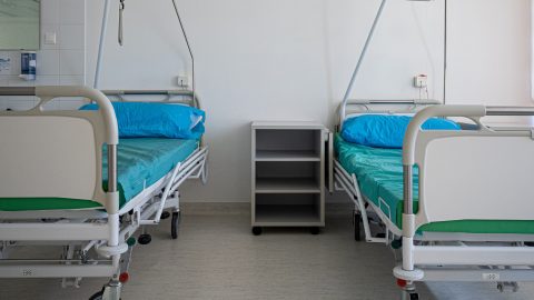 40 milliárdra „csökkent” a kórházi adósság