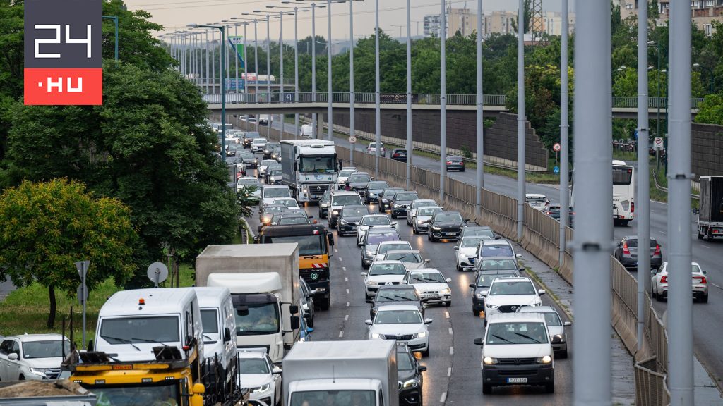 Gyerekkel teli lengyel busz balesetezett az M3-ason