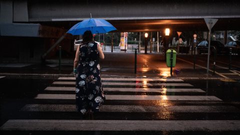 Záporokkal, zivatarokkal érkezik a hidegfront