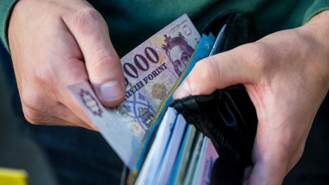 Új minimálbér-támogatásról döntött a kormány