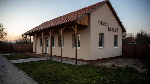 Nem a TAJ-kártyát, hanem a TB-kiskönyvet szünteti meg a kormány
