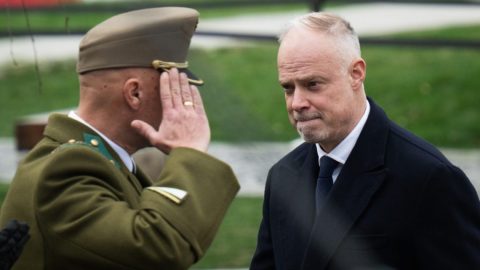 Publicus: A többség lemondatná a honvédelmi minisztert Magyar Péter hangfelvétele után