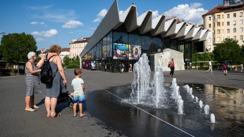 Záporok és zivatarok szakíthatják meg a hőséget kedden