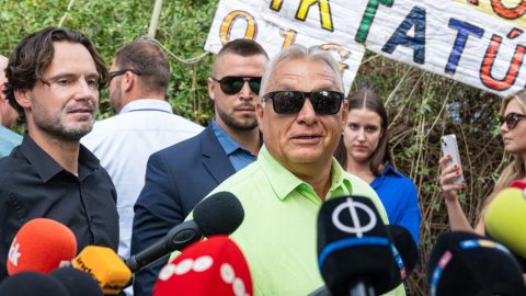 Elemzők: Orbán Viktor bármit bevet a hatalomért