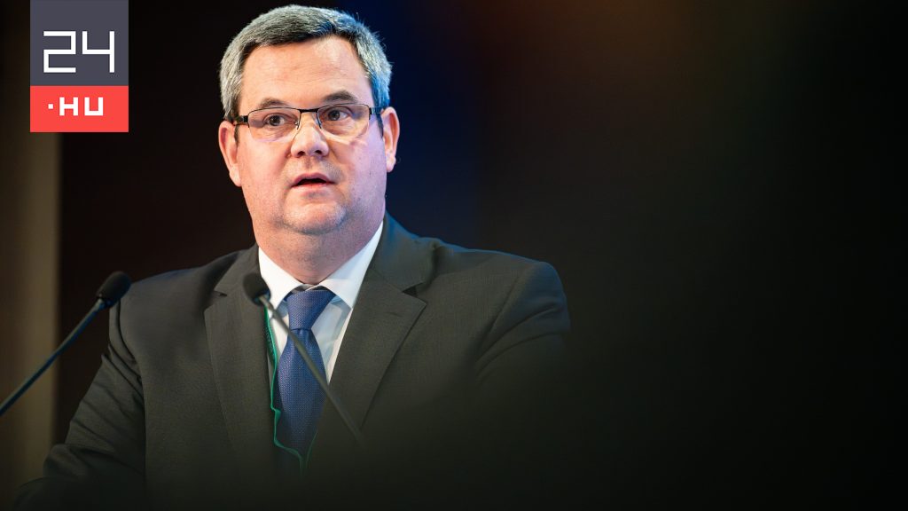 Takács Péter: A kórháznak kb. 1,2 millióba került, hogy Ruszin-Szendi tábornok úr kevesebb zsírral tudjon fotózkodni most önimádó pártelnökével