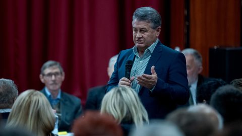 Lázár miniszteri biztosnak nevezte ki azt a képviselőt, aki kihagyta a Harcosok Klubját
