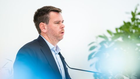 Vitézy szerint Lázár beszerzési kézivezérlése miatt nem sikerült gyorsan megoldani a hétvégi sorompóproblémát