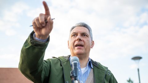 Lázár megtalálta a felelőst a vasút összeomlásáért