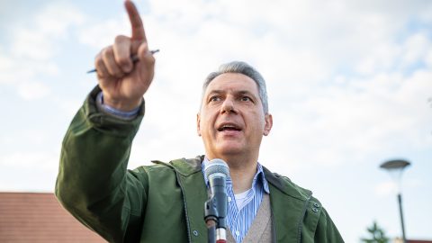 A számok cáfolják Lázár Jánost, így robbant be a magyar államadósság