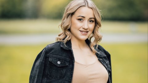 Második gyerekét várja Barbee